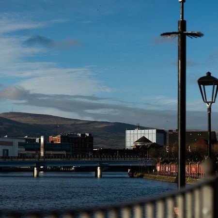 River Side Apartment, City Centre - Beautiful View And Free Parking! Belfast Kültér fotó